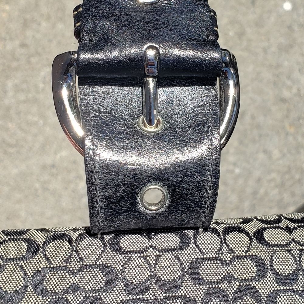Coach Wallet - Picture 4 of 4